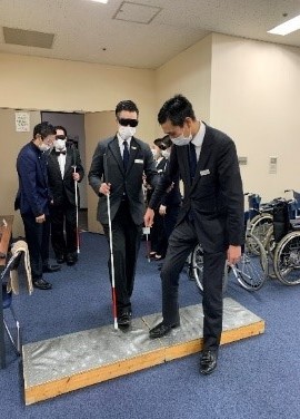 画像　介助サポート力 向上セミナー （視覚障がい者・ サポート者体験）