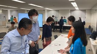 画像　DE&I体験イベントの様子（月経痛体験）